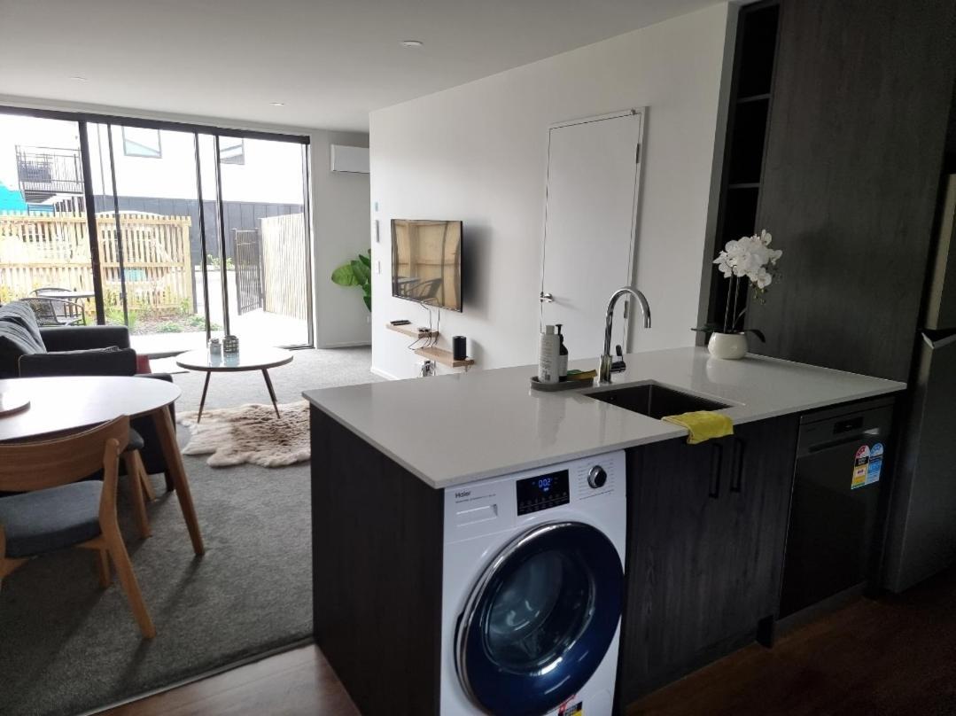 הוילה כרייסטצ'רץ' Addington Townhouse With Carpark 8Mins Walk To Hagley Park South חדר תמונה
